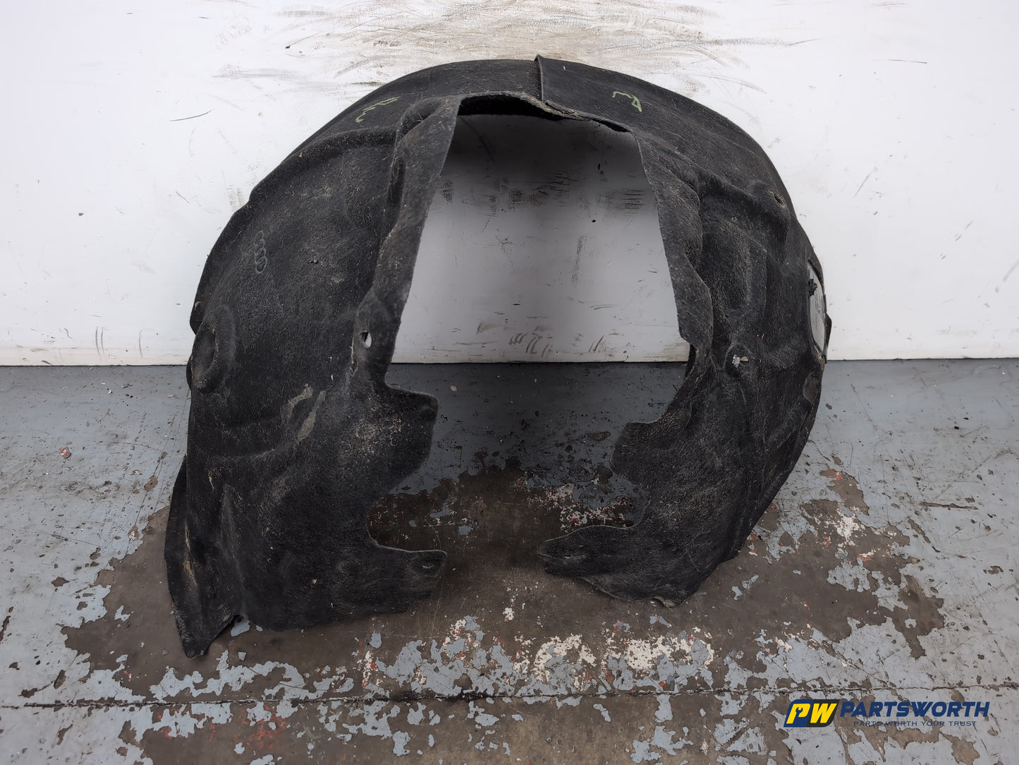 Moulding Wheel Arch Front LH 6