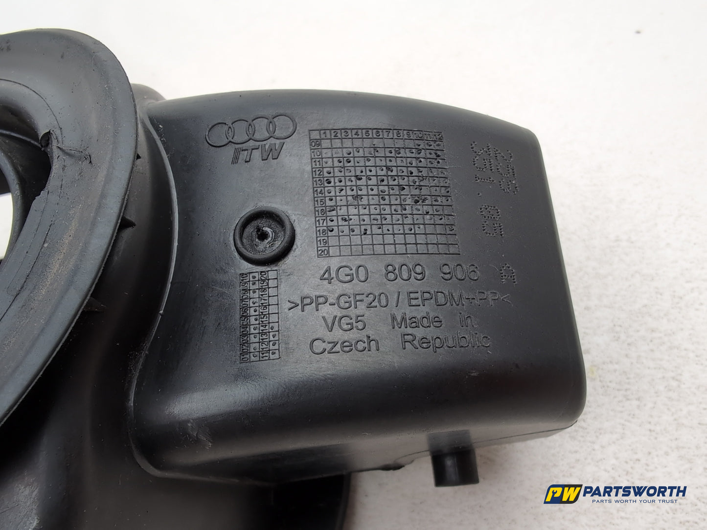 Audi A6 S Line Black Ed Tdi Fuel Filler Cap And Housing 4g0809906 2011-2018 - photo 6