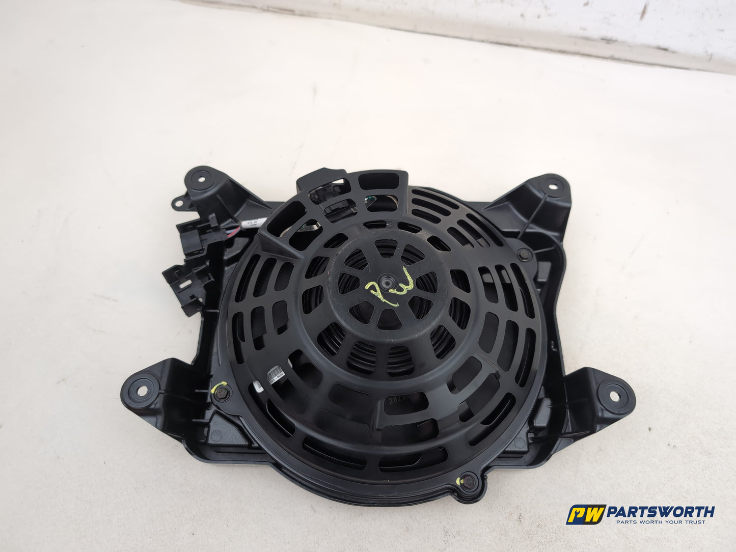 Audi A6 S Line Black Ed Tdi Subwoofer Speaker Low Tone Rear Central 4g2035709 - photo 6