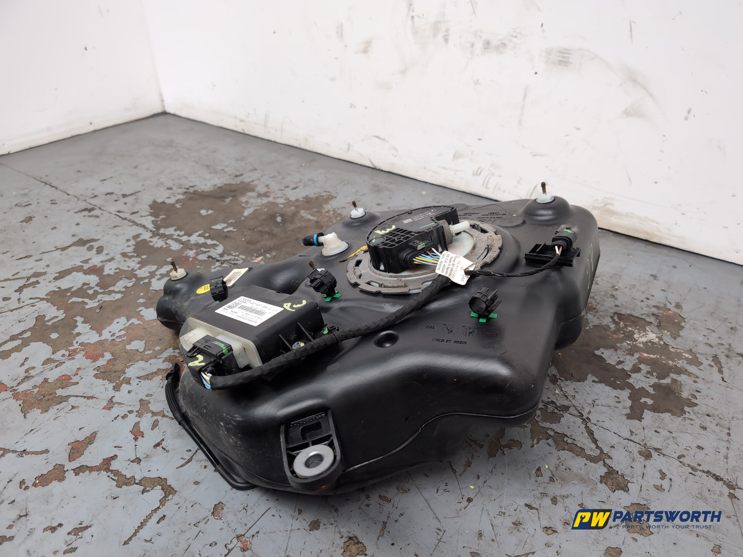 Audi A6 S Line Black Ed 2.0l Diesel Adblue Additive Rezervoir Tank 4g0131877 - photo 6