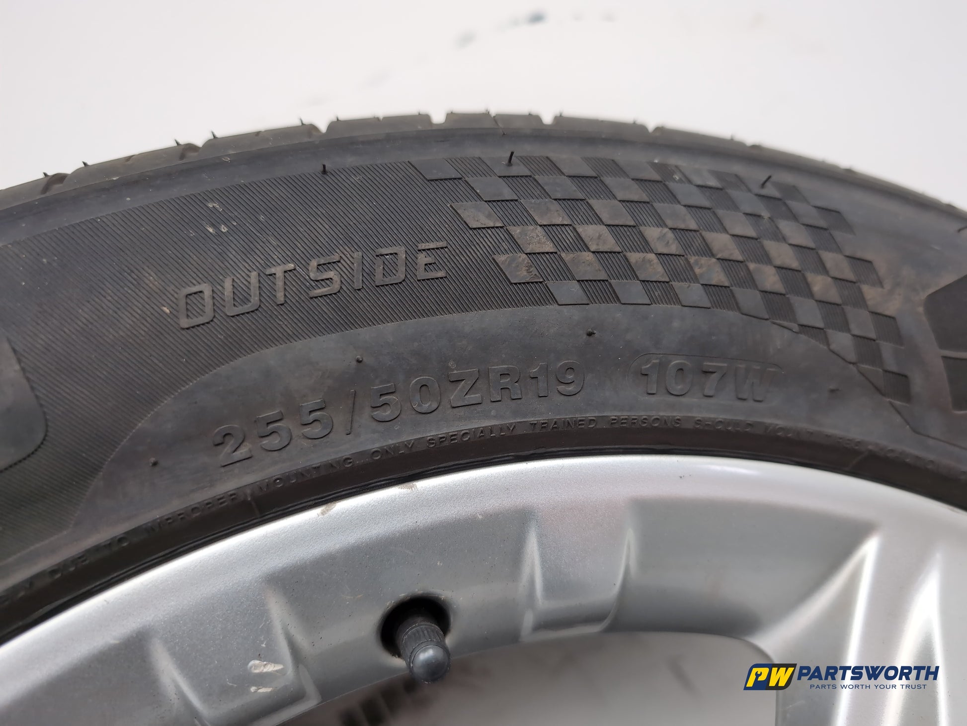 Mercedes R320 R-Class W251 Wheel With Tyre 255/50 R19 A2514011202 - photo 6