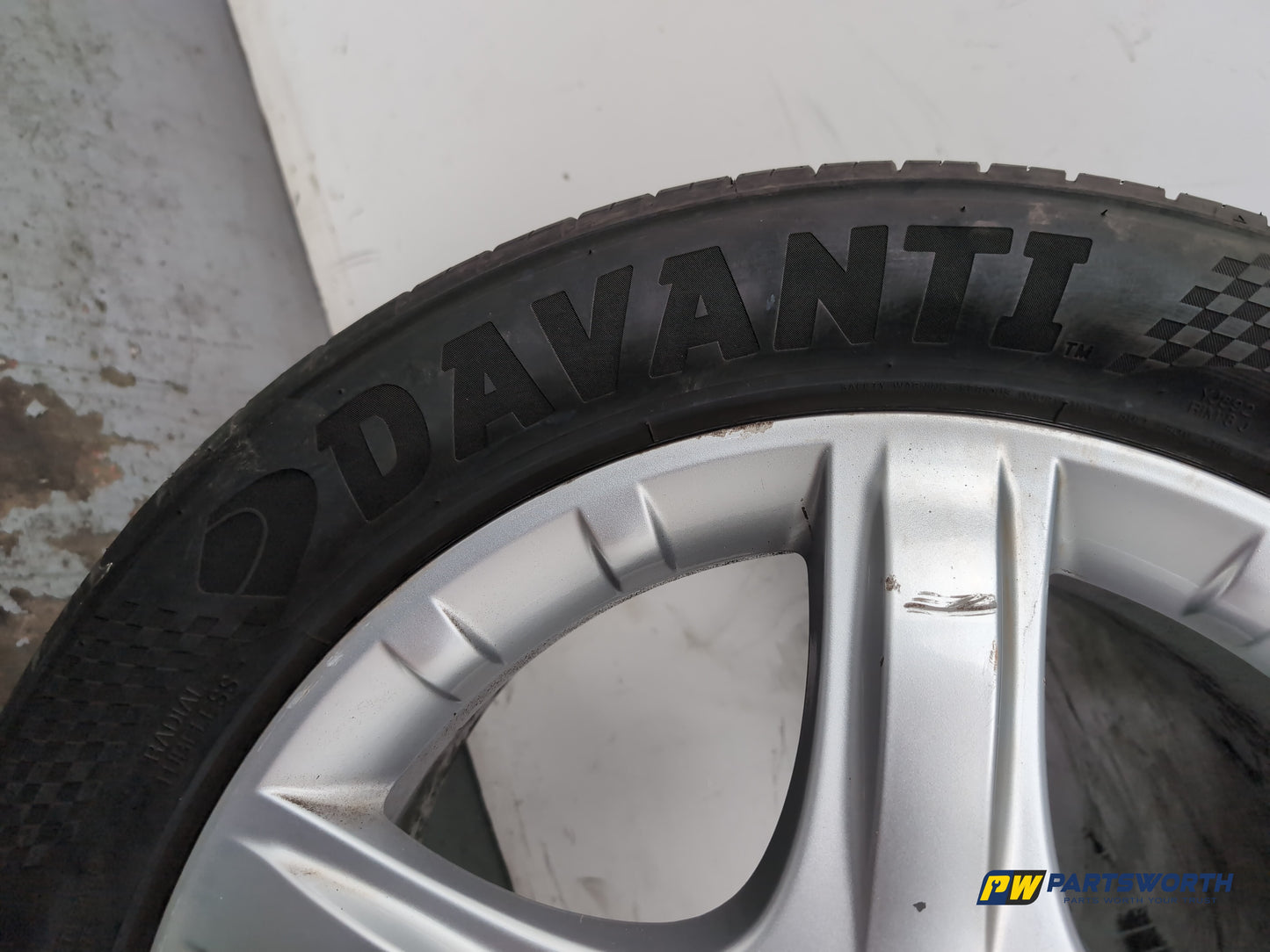 Mercedes R320 R-Class W251 Wheel With Tyre 255/50 R19 A2514011202 - photo 6
