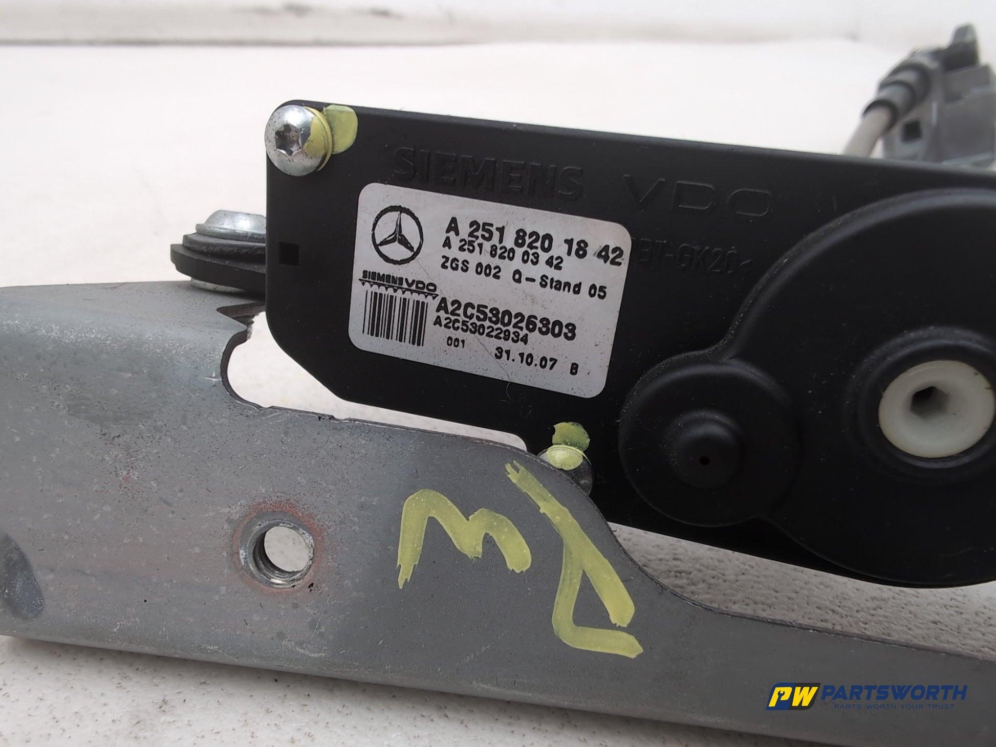 Mercedes R320 R-Class W251 Right Rear Quarter Window Motor Actuator A2518201842 - photo 6