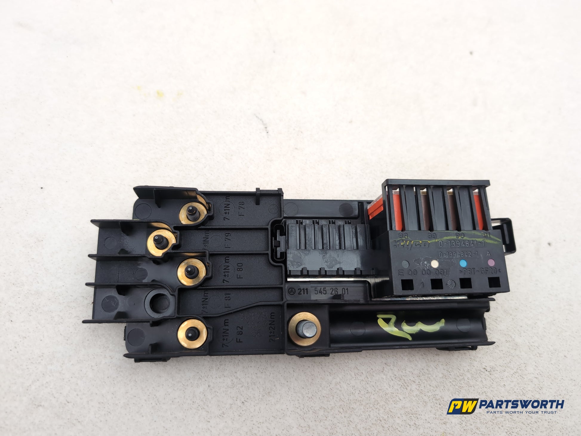 Mercedes R320 R-Class W251 Fuse Relay Box Battery Terminal Positive A2115452601 - photo 6