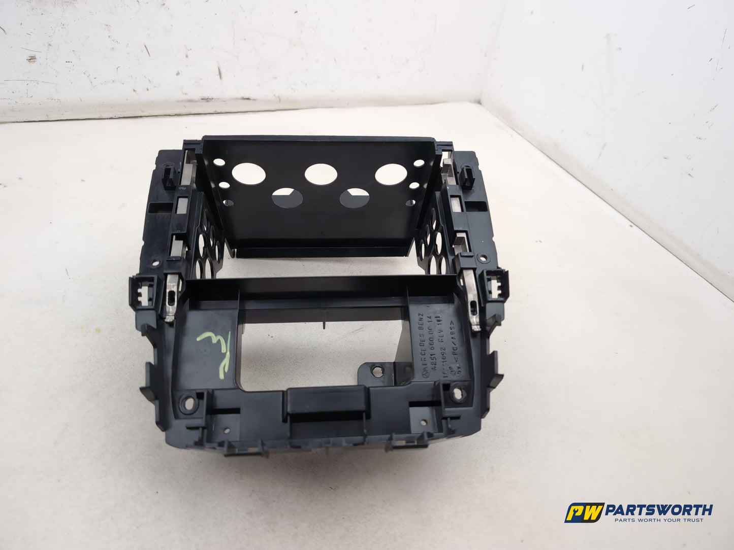 Mercedes R320 R-Class W251 Radio Navigation Holder Bracket Mount A2516800014 - photo 6