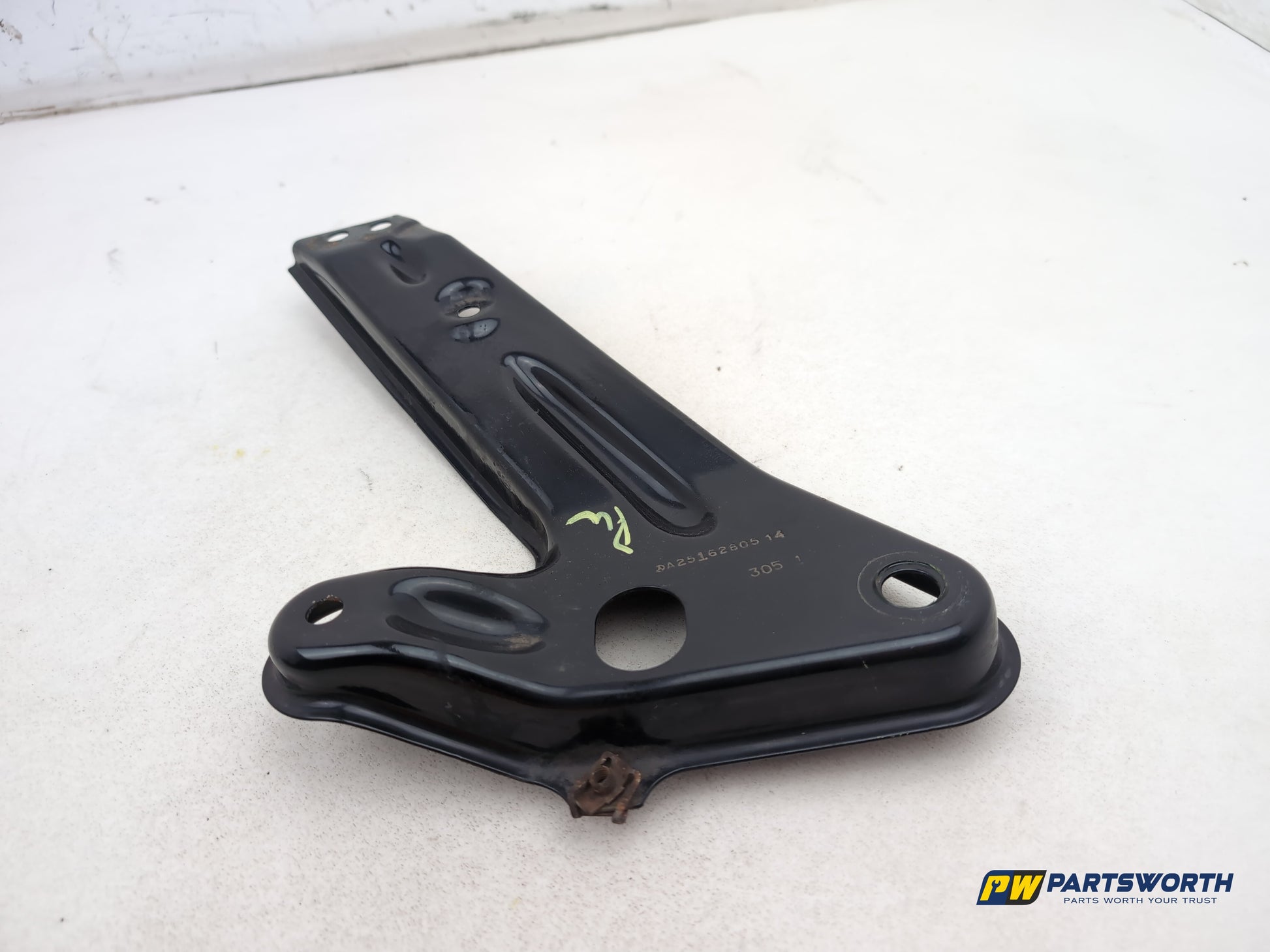 Mercedes R320 R-Class W251 Front Crossmember Bracket Left Side A2516280514 - photo 6