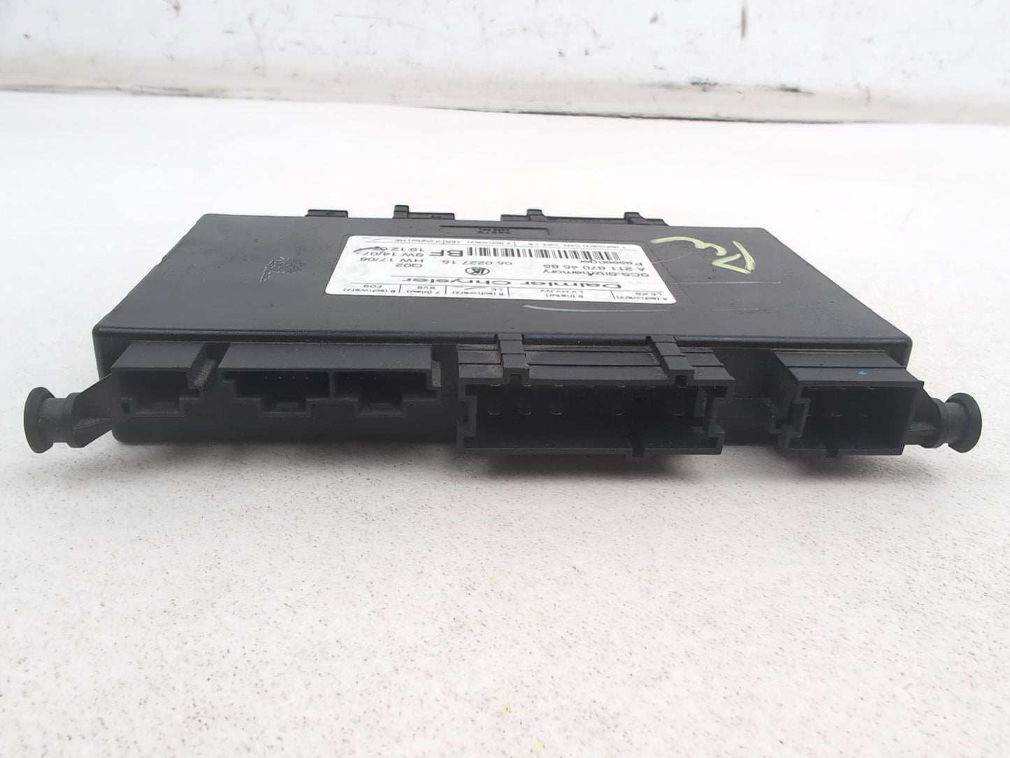 Mercedes R320 R-Class W251 Seat Control Module A2118704585 2006-2013 - photo 2
