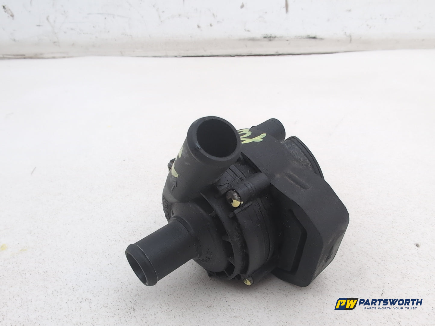 Mercedes R320 R-Class W251 3.0l Diesel Auxiliary Coolant Water Pump A2118350028 - photo 6