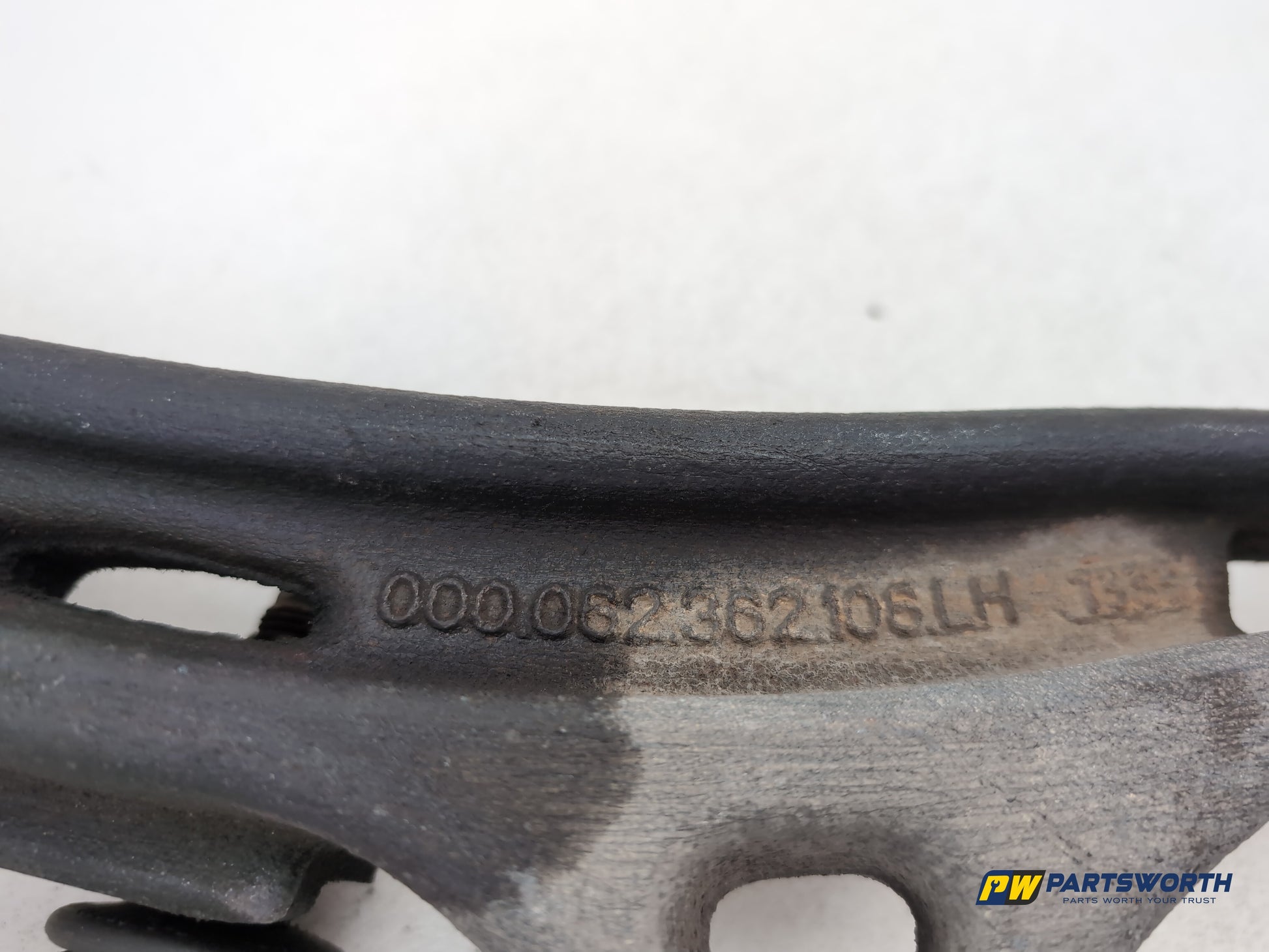Mercedes R320 R-Class W251 Rear Right Lower Suspension Arm 2006-2013 - photo 6