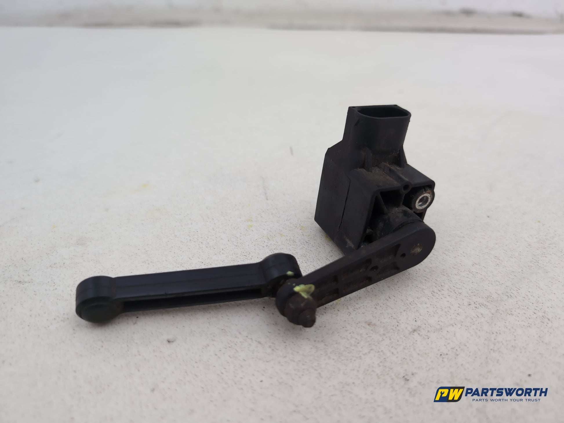 Mercedes R320 R-Class W251 Rear Suspension Height Level Sensor A0105427717 - photo 6