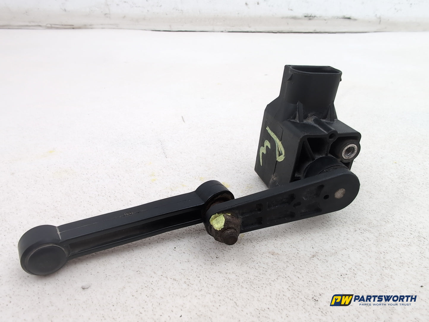 Mercedes R320 R-Class W251 Rear Suspension Height Level Sensor A0105427717 - photo 6