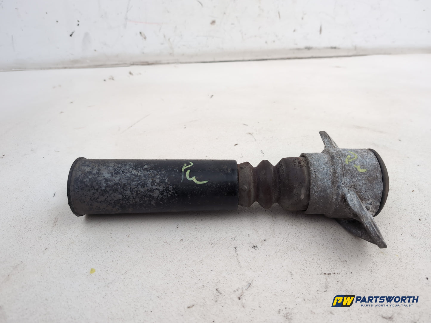 Audi A6 S Line Black Ed Tdi 2.0l Diesel Rear Strut Mount And Cover 2011-2018 - photo 6