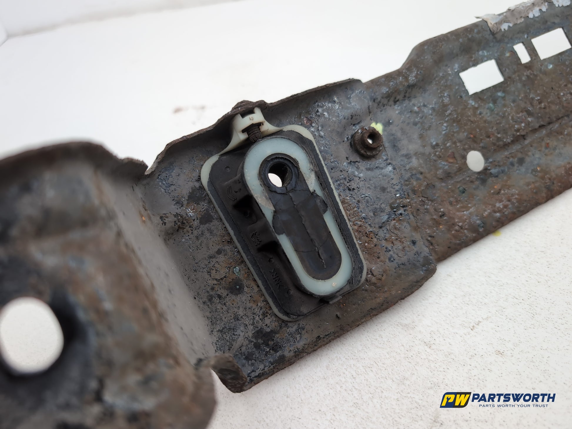 Peugeot 308 Allure Blue Hdi 1.6l Diesel Radiator Lower Support Bracket 2013-2021 - photo 6