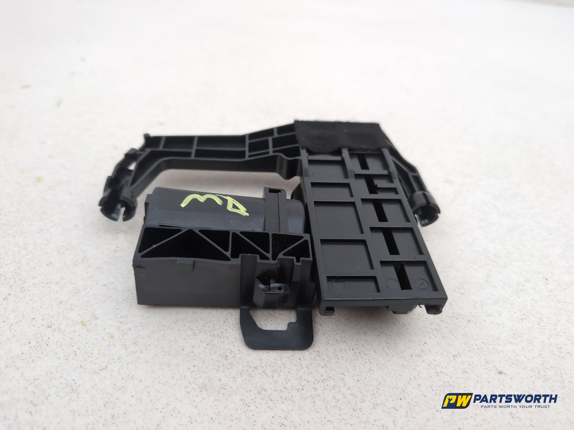 Mercedes R320 R-Class W251 Front Seats Folding Headrest Actuator A0009700026 - photo 6