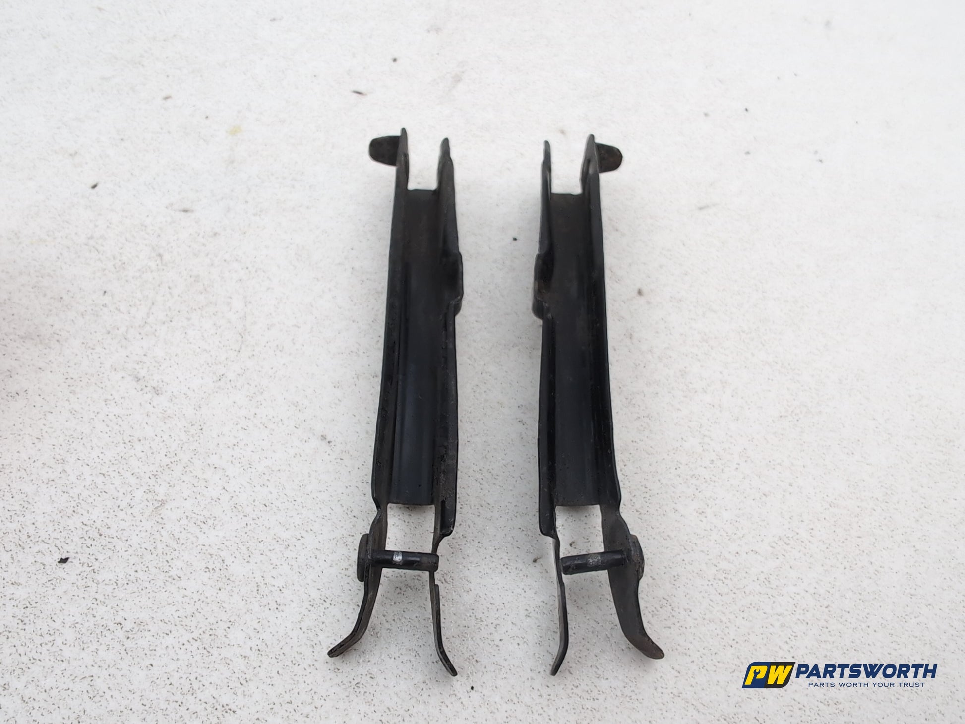 Mercedes R320 R-Class W251 Front Bumper Mounting Bracket Pair A2518801114 - photo 3