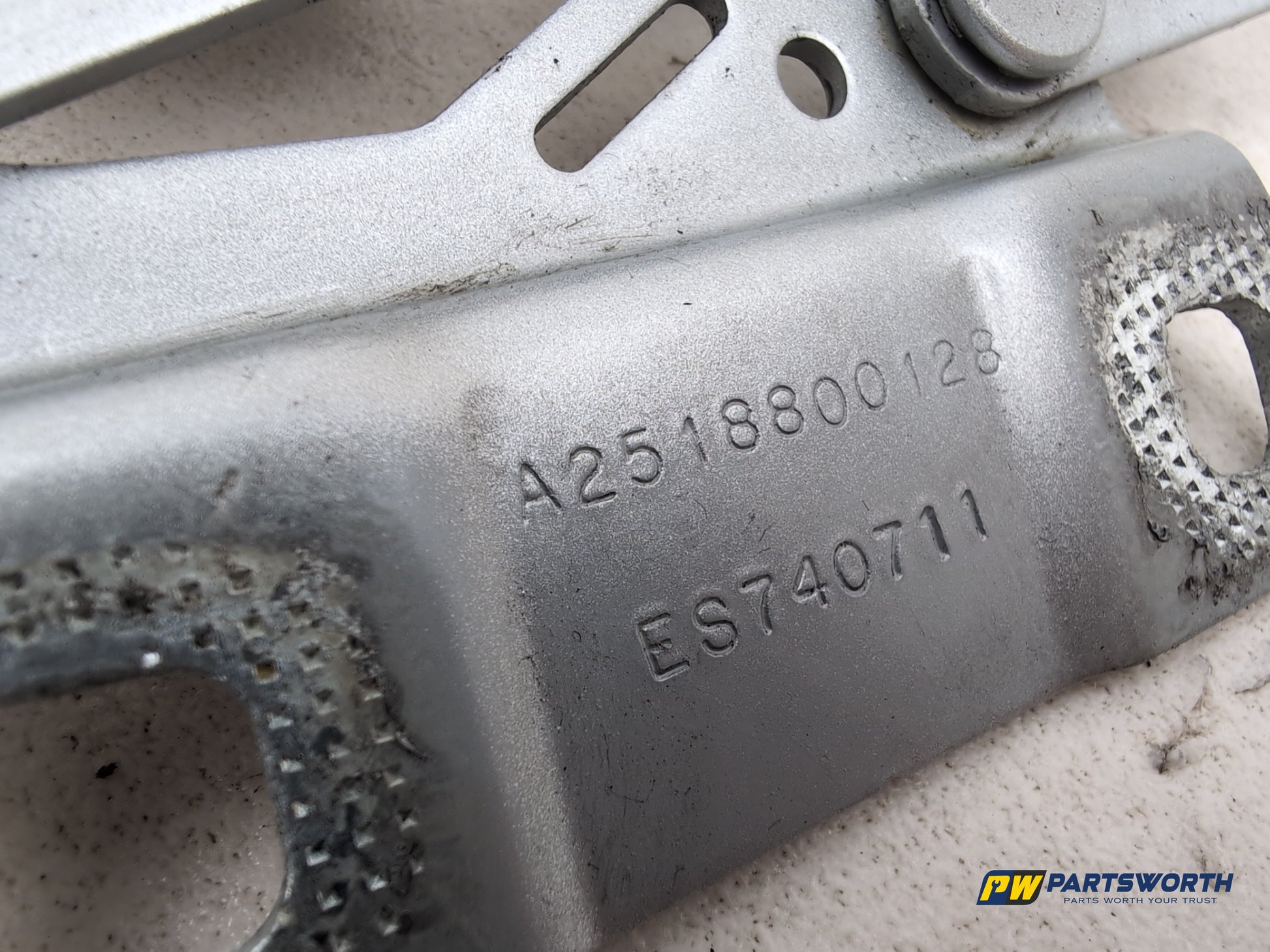 Bonnet Hinges 6