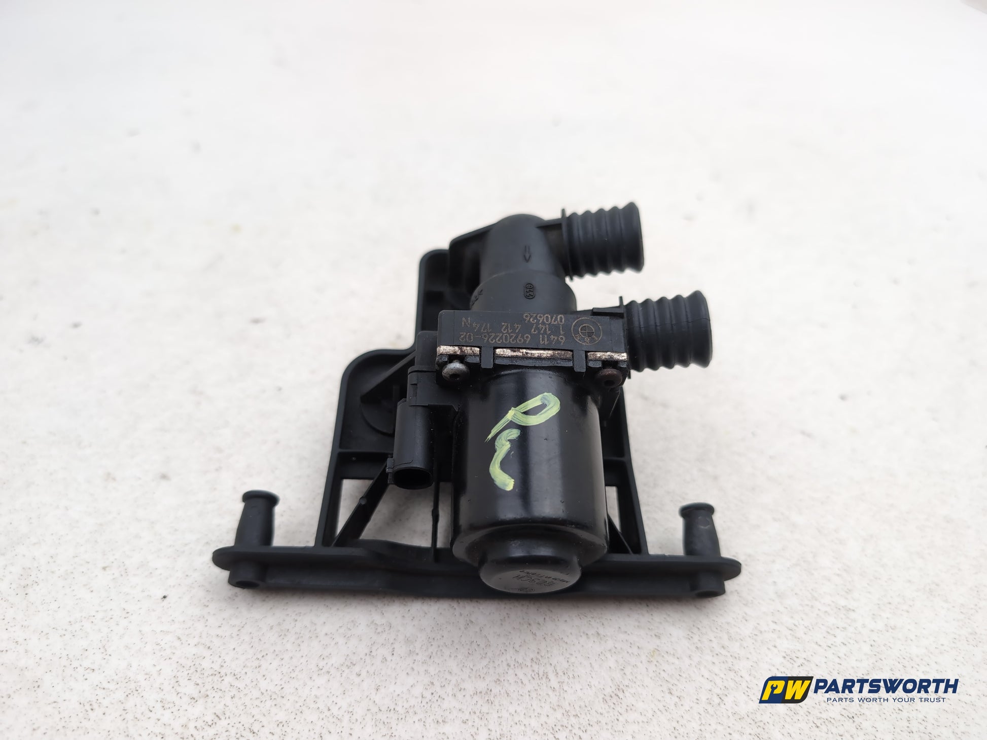 Bmw 5 Series 520d M Sport Radiator Heater Water Valve 6920226 2004-2009 - photo 6