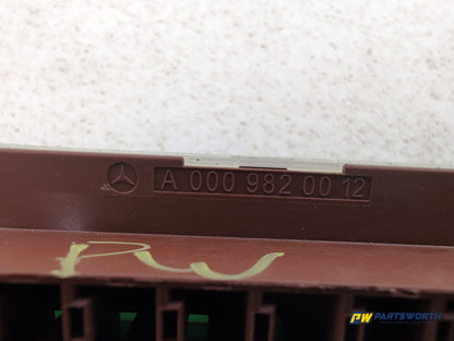 Mercedes W176 W212 W246 Voltage Converter Inverter Power Distributor A0009820012 - photo 6