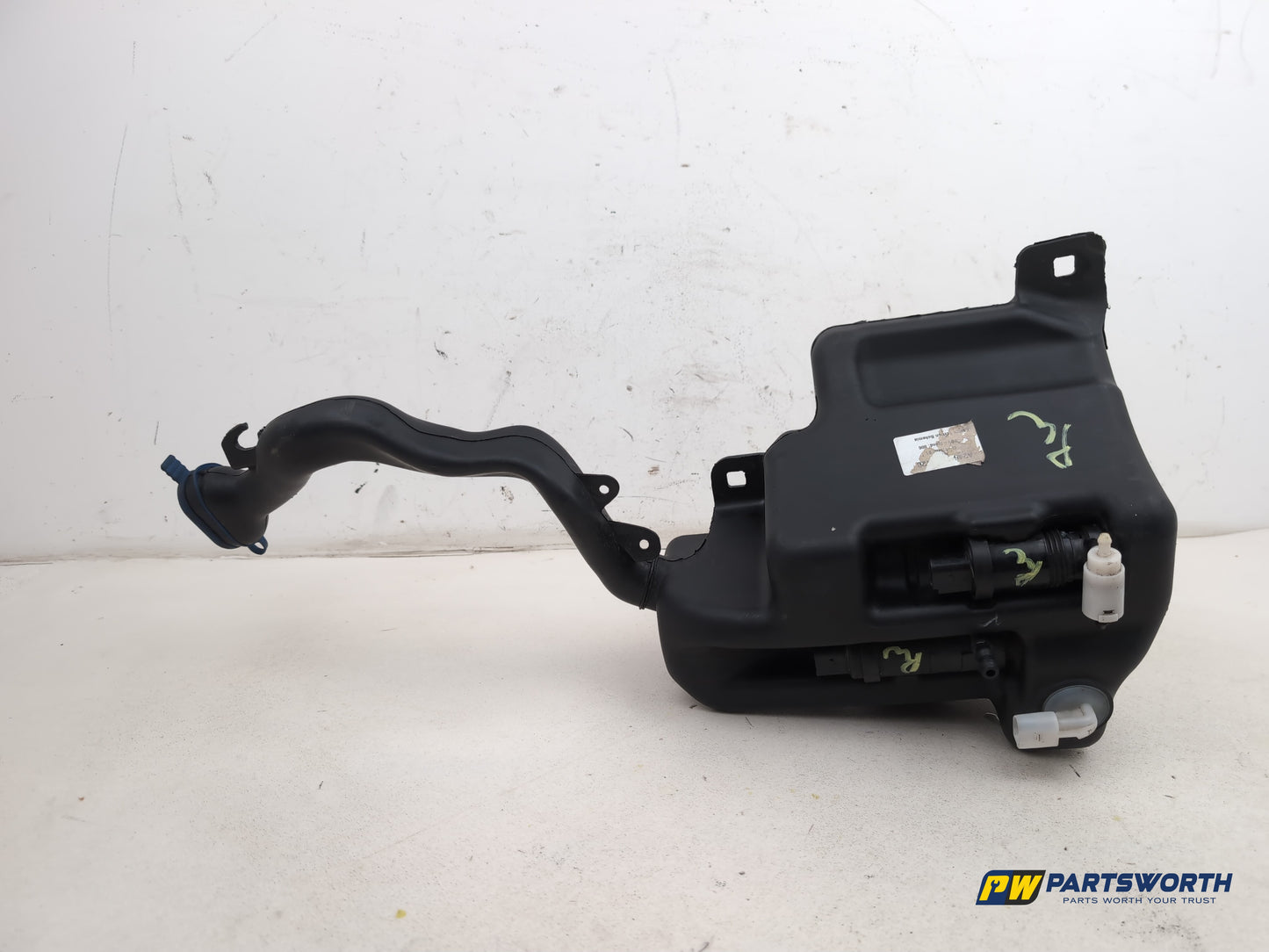 Mercedes-Benz B180 B-Cass W246 Washer Bottle Windscreen A2468690120 2011-2018 - photo 6