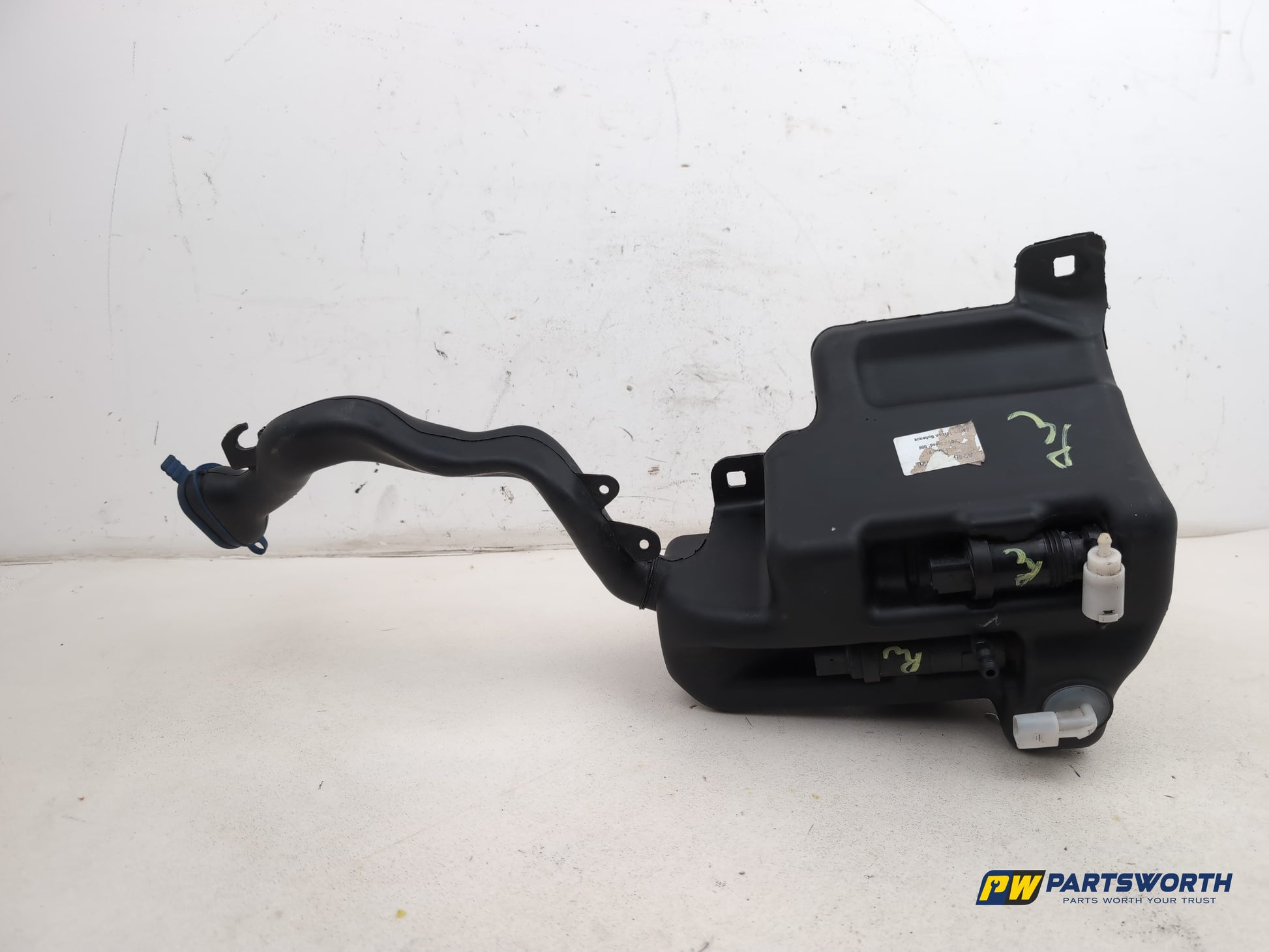 Mercedes-Benz B180 B-Cass W246 Washer Bottle Windscreen A2468690120 2011-2018 - photo 6