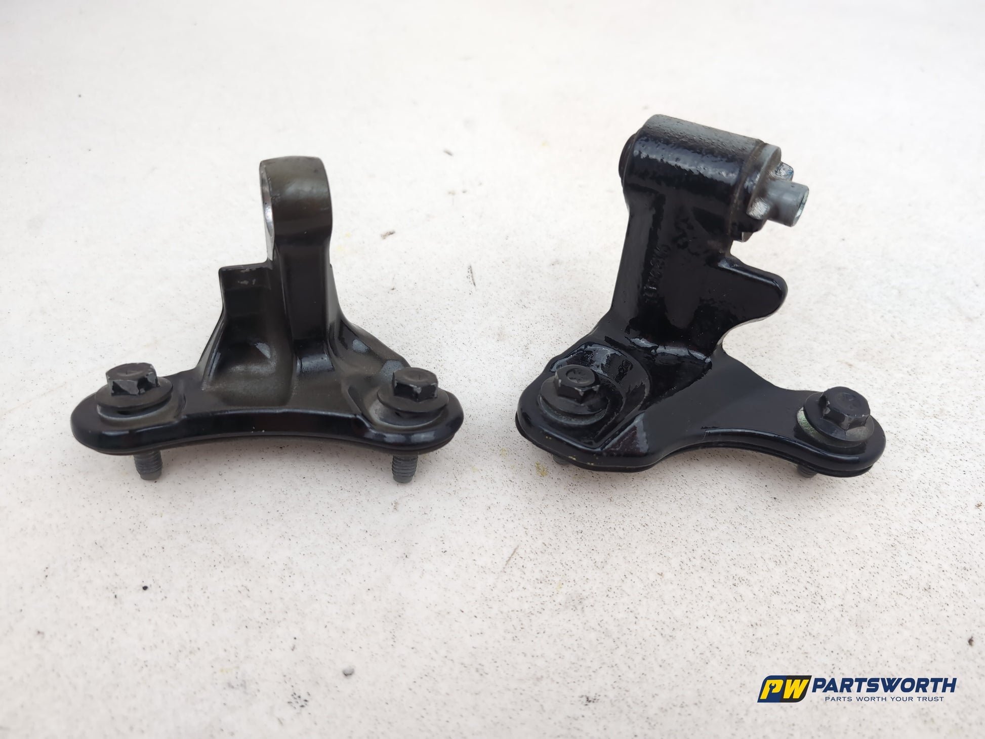 LH Front Door Hinge Pair  6