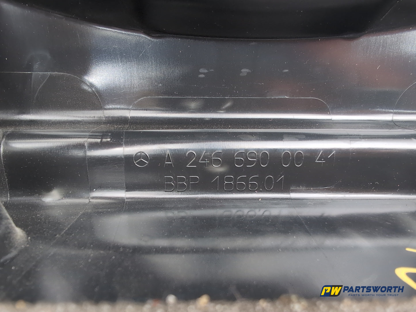 Mercedes-Benz B180 B-Class W246 Rear Boot Lid Catch Trim Panel A2466900041 - photo 6