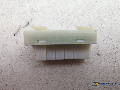Mercedes W176 W222 W246 Voltage Converter Power Distributor Fuse A0009820912 - photo 6