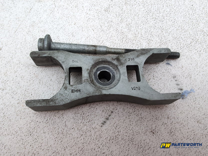 Audi A6 S Line C7 2.0l Diesel Injector Holding Clamp 04l216 2011-2018 - photo 6