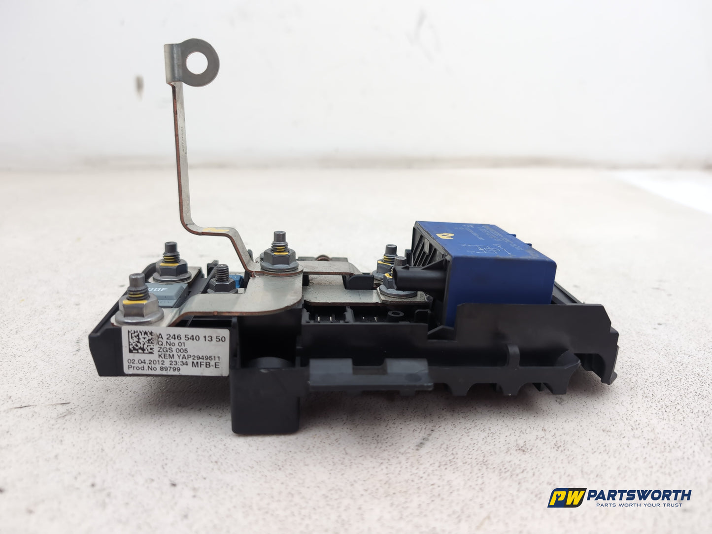Mercedes-Benz B180 B-Class W246 1.8l Diesel Fuse Box A2465401350 2011-2018 - photo 6