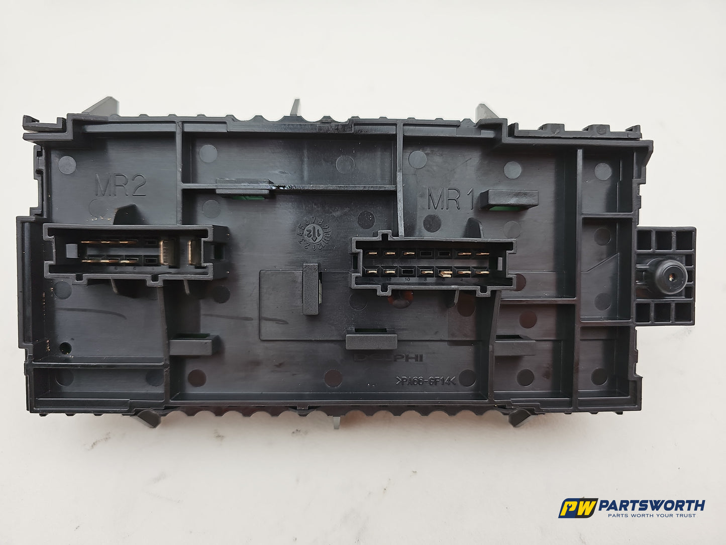 Mercedes-Benz B180 B-Class W246 1.8l Diesel Fuse Relay Box A2469060093 2011-2018 - photo 6
