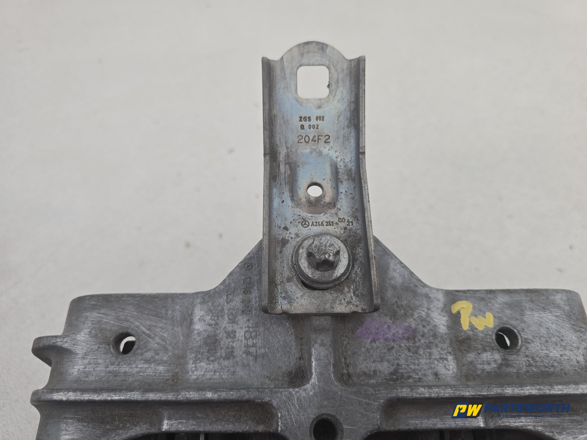 Mercedes-Benz B180 B-Class W246 Engine Mountig Bracket A2462401817 2011-2018 - photo 6