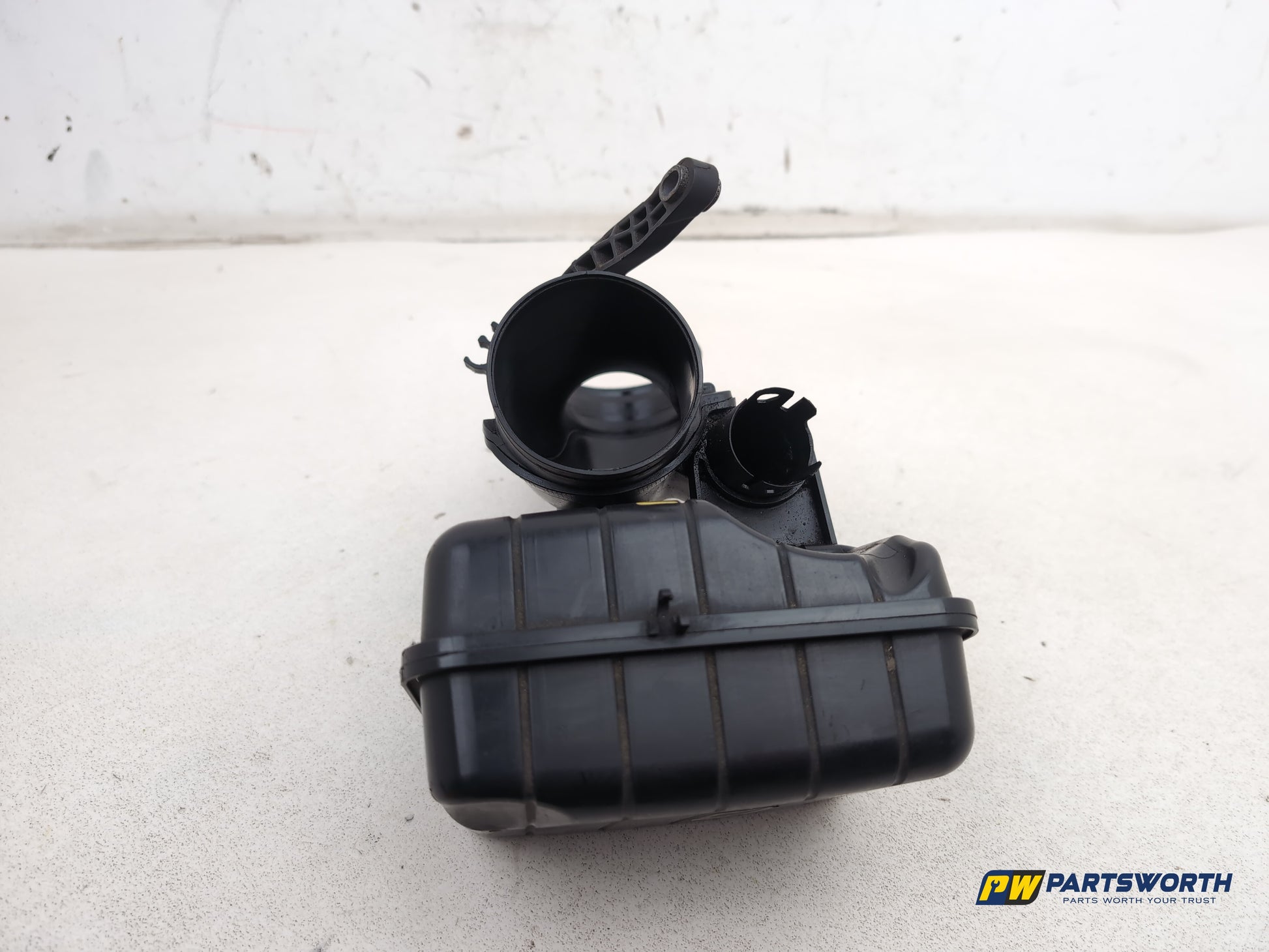 Bmw 5 Series 520d Se Auto F10 Turbo Air Intake Pipe With Tank 8512249 2010-2017 - photo 6