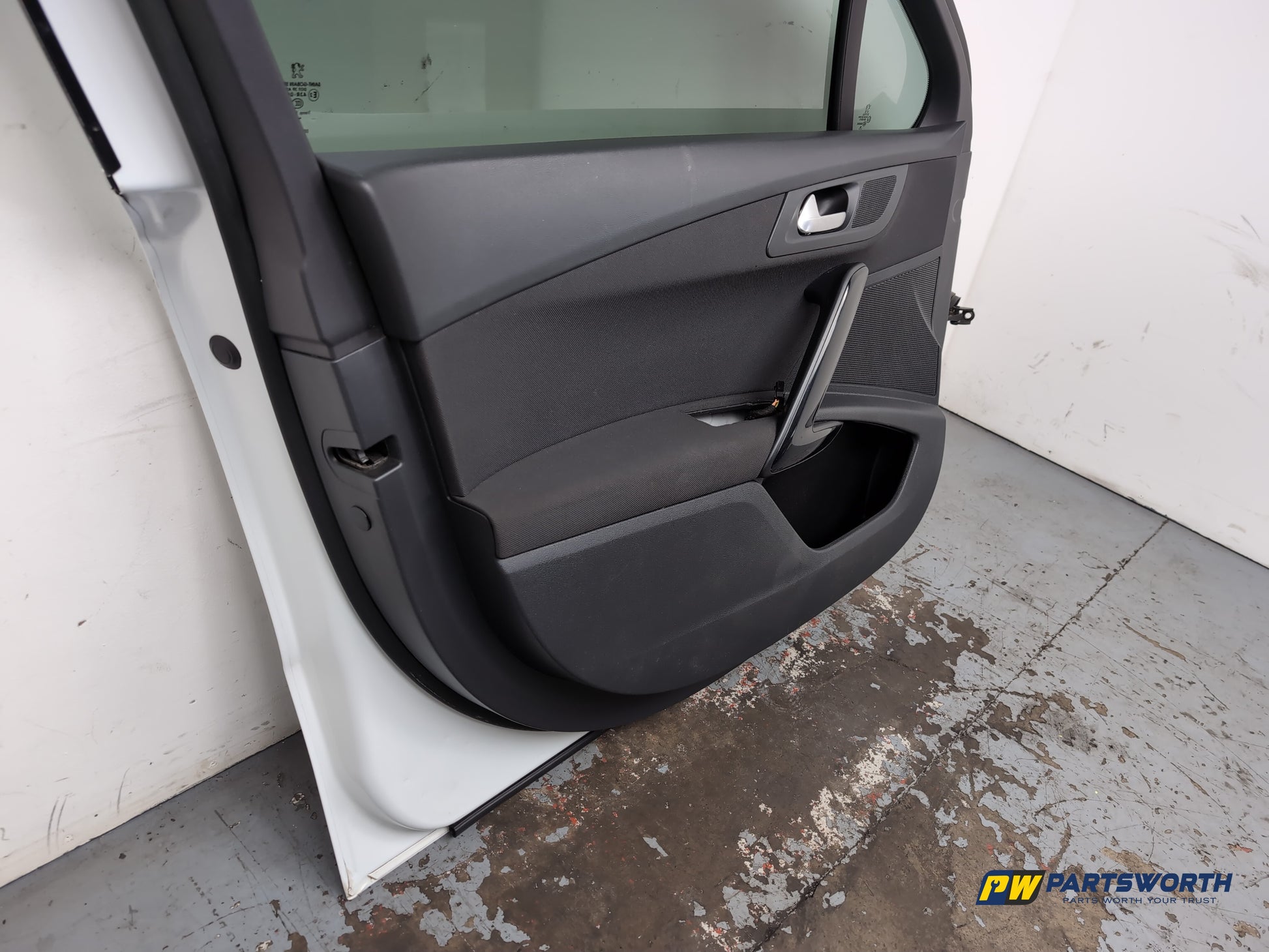 Door Front LH 12