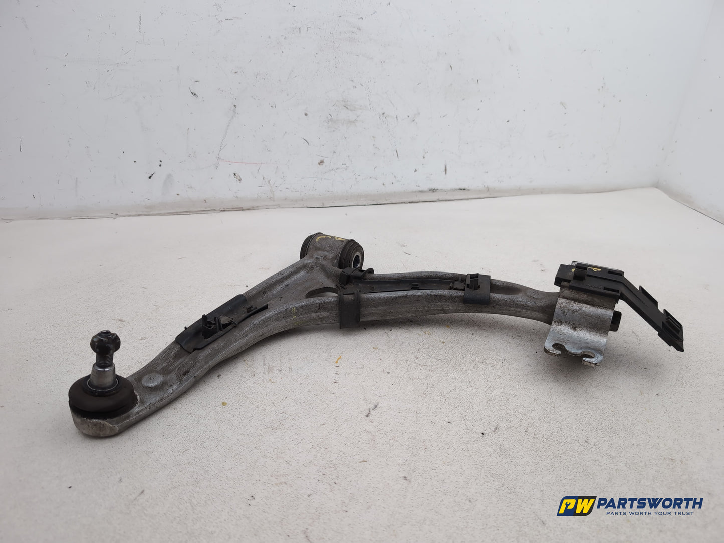 Mercedes B Class W246 Front Left Side Passenger Lower Arm Wishbone 2011-2018 - photo 6