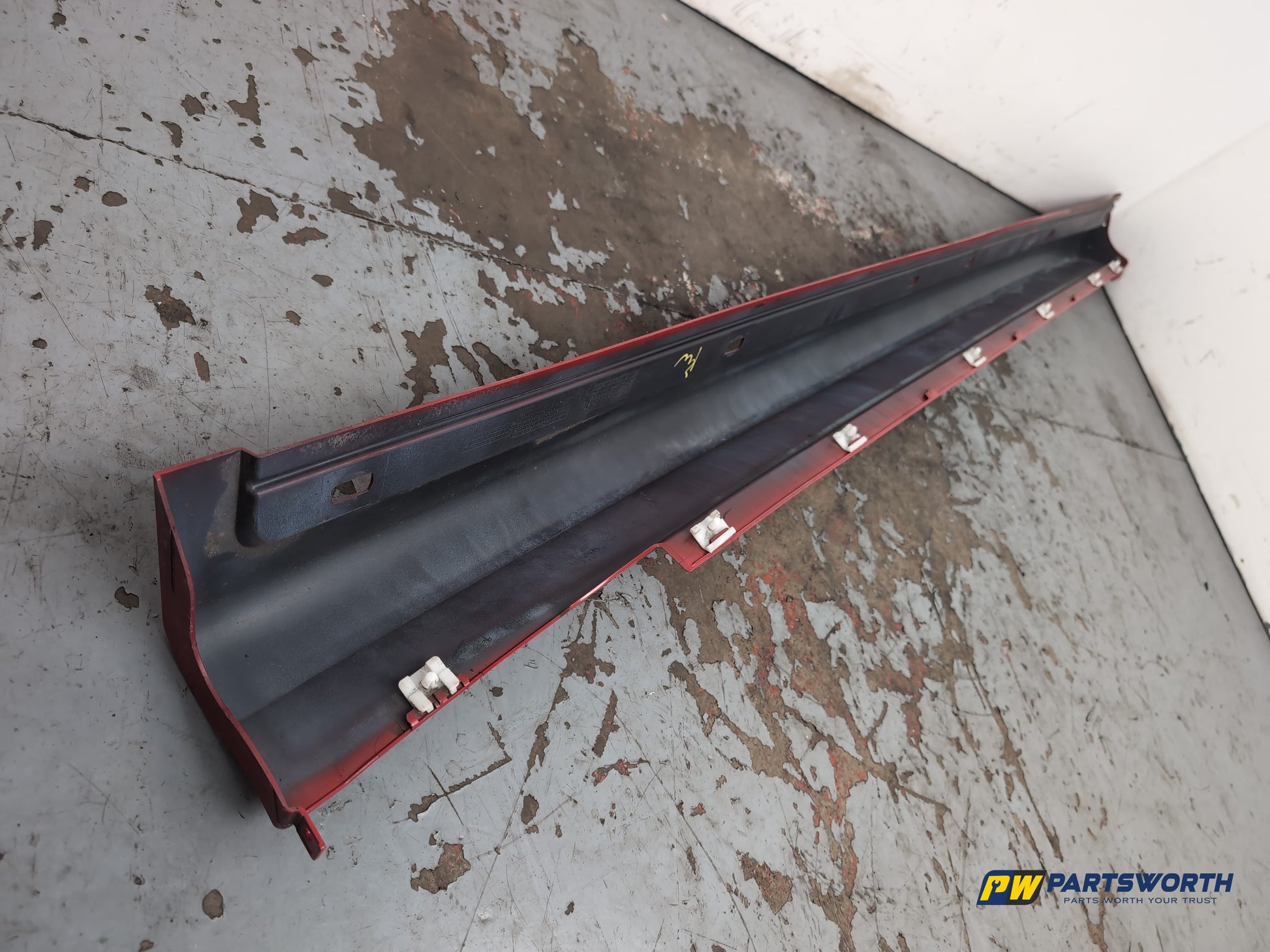 Side Skirt RH 6
