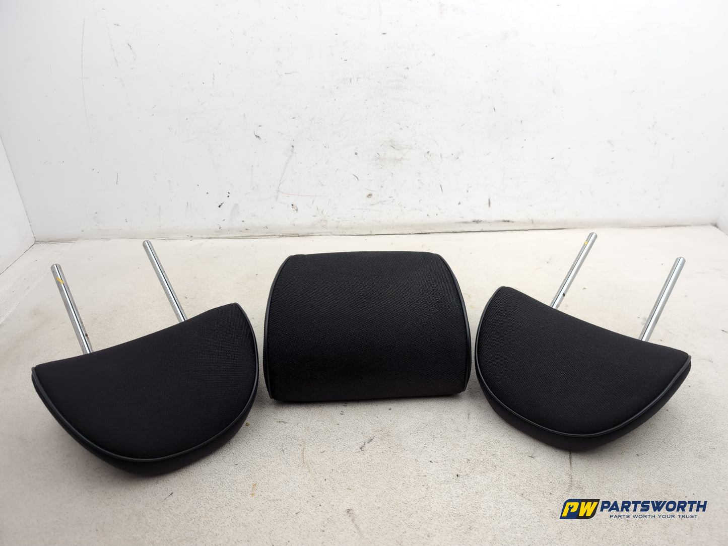 Rear Headrest 5