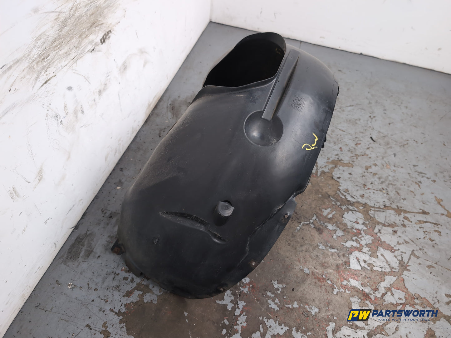Moulding Wheel Arch Front LH 5