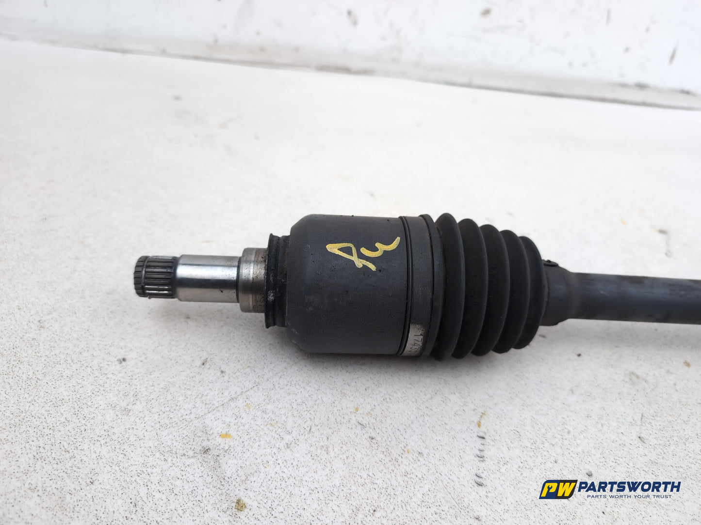 Driveshaft Front LH 5