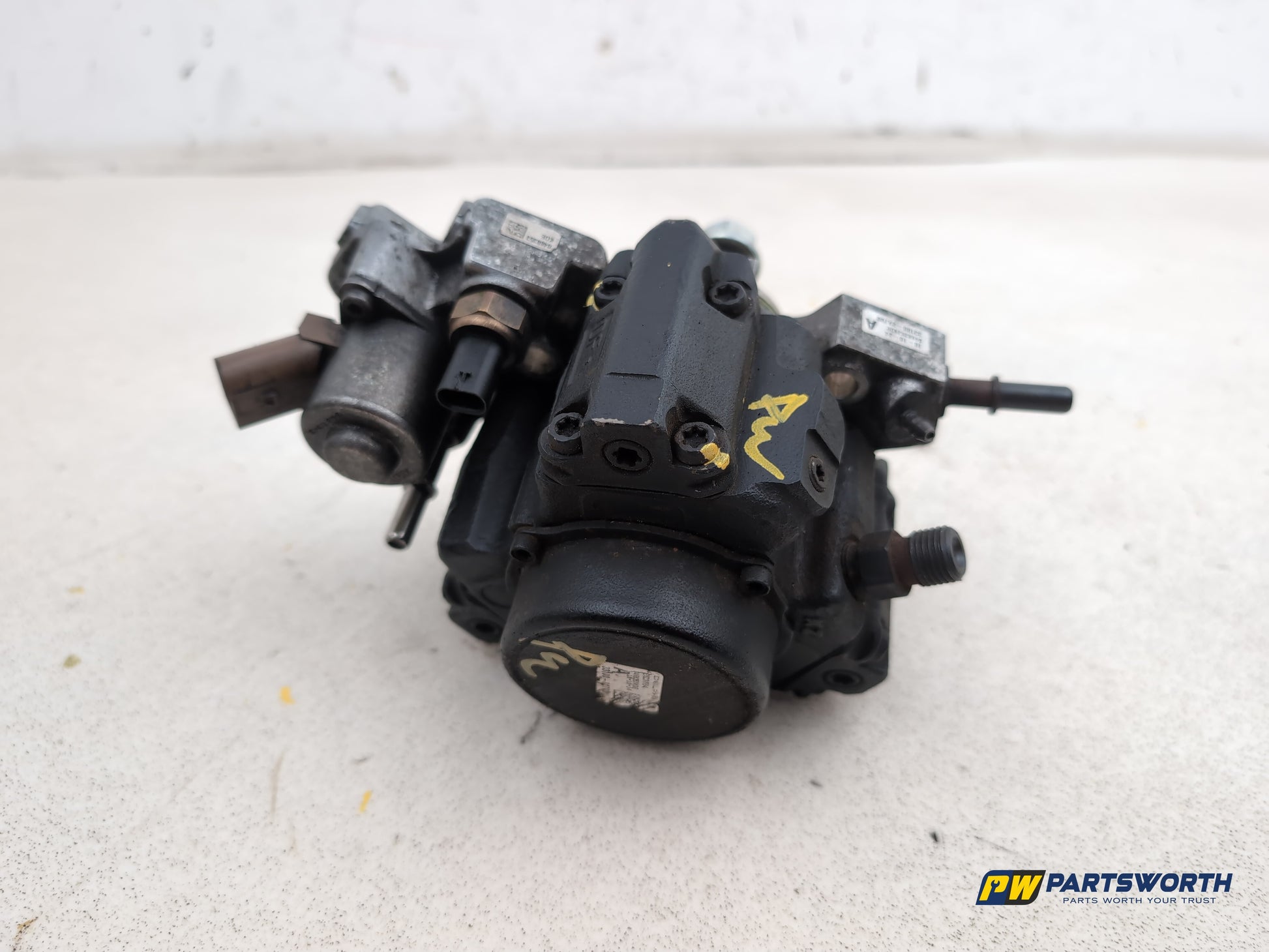 High pressure fuel pump 5