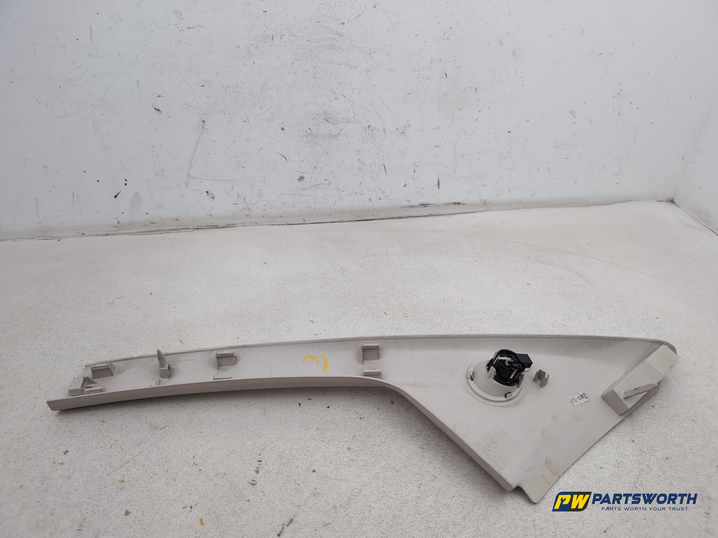 RH A Pillar Trim  5