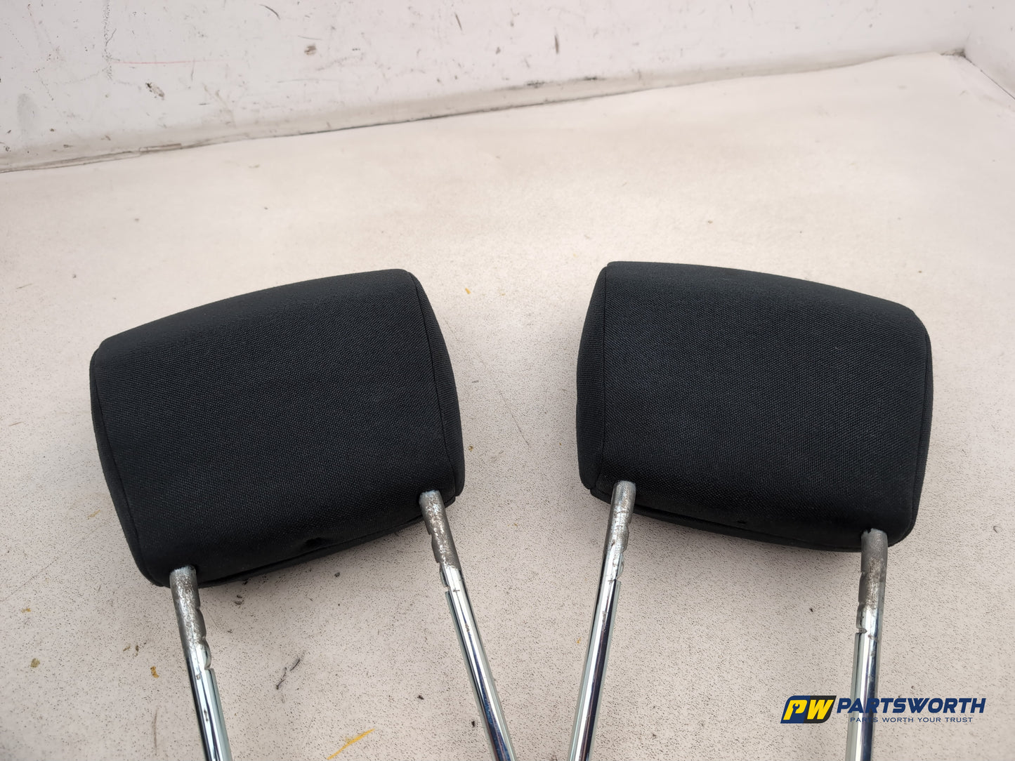 Rear Headrest 5