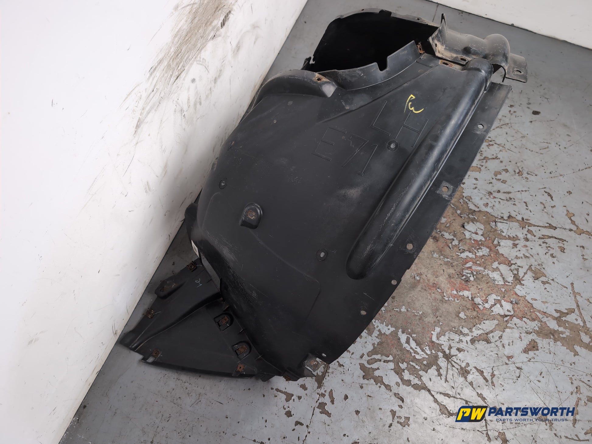 Moulding Wheel Arch Front LH 5