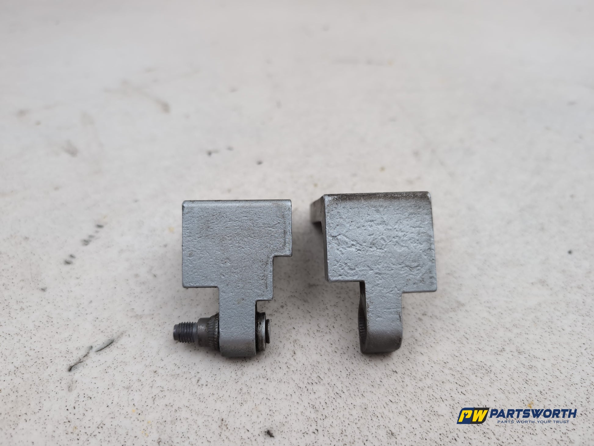 LH Front Door Hinge Pair  5