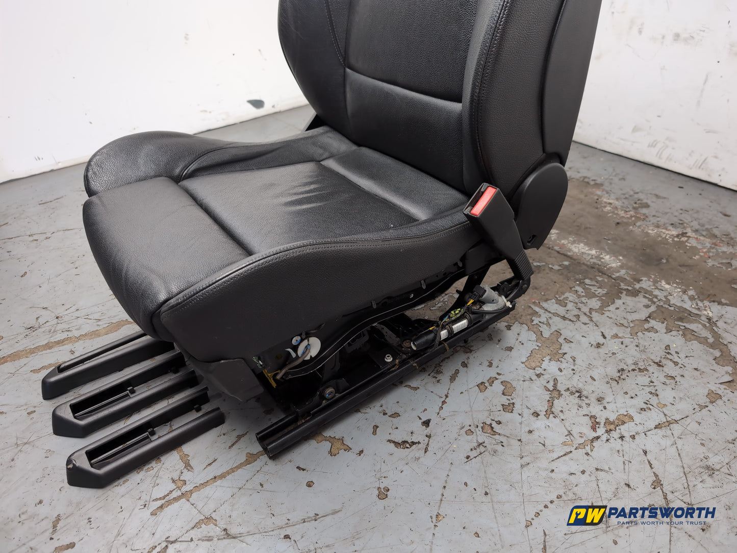 Seat Front RH 5