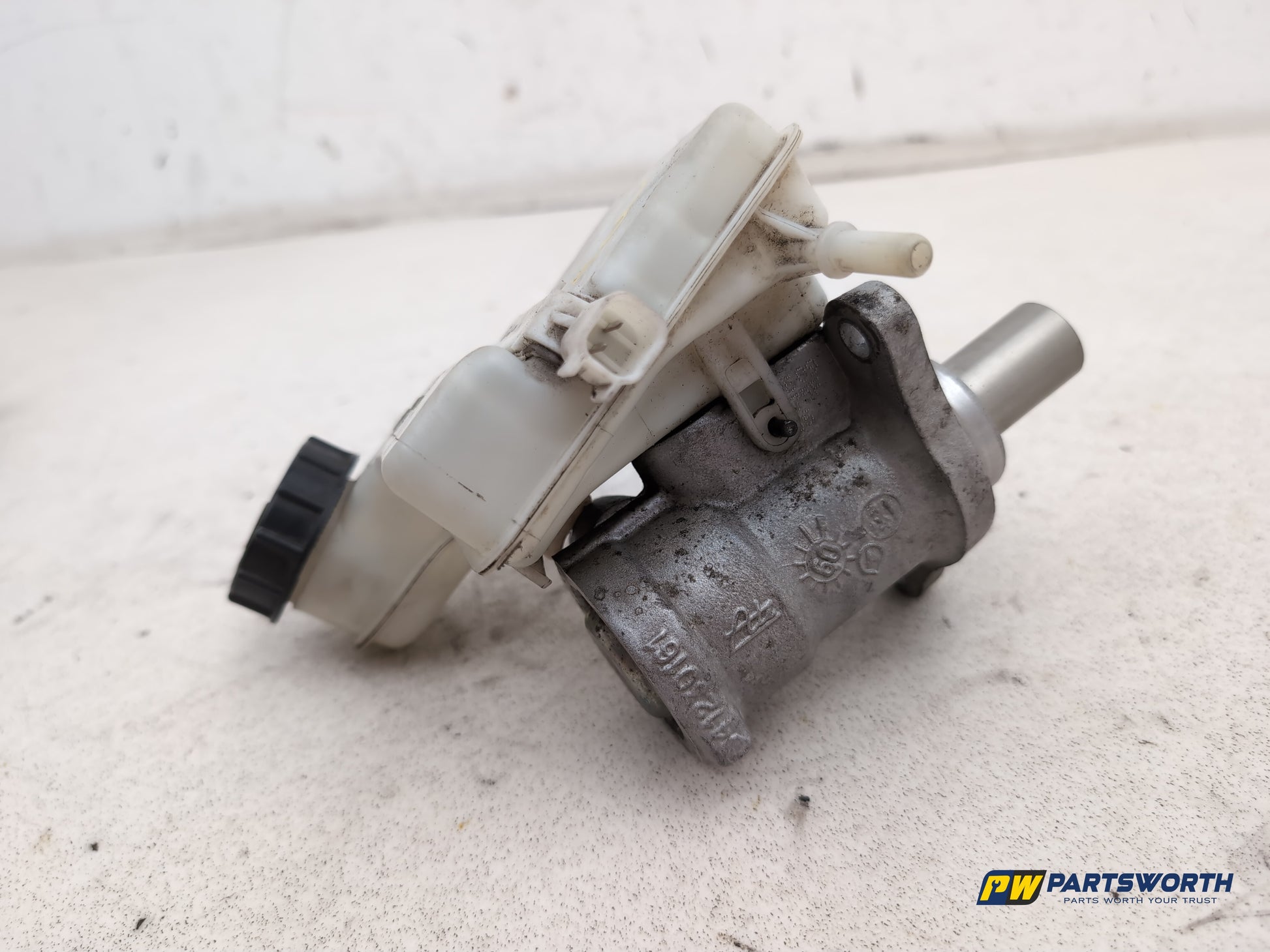 Brake Master Cylinder Assembly 2