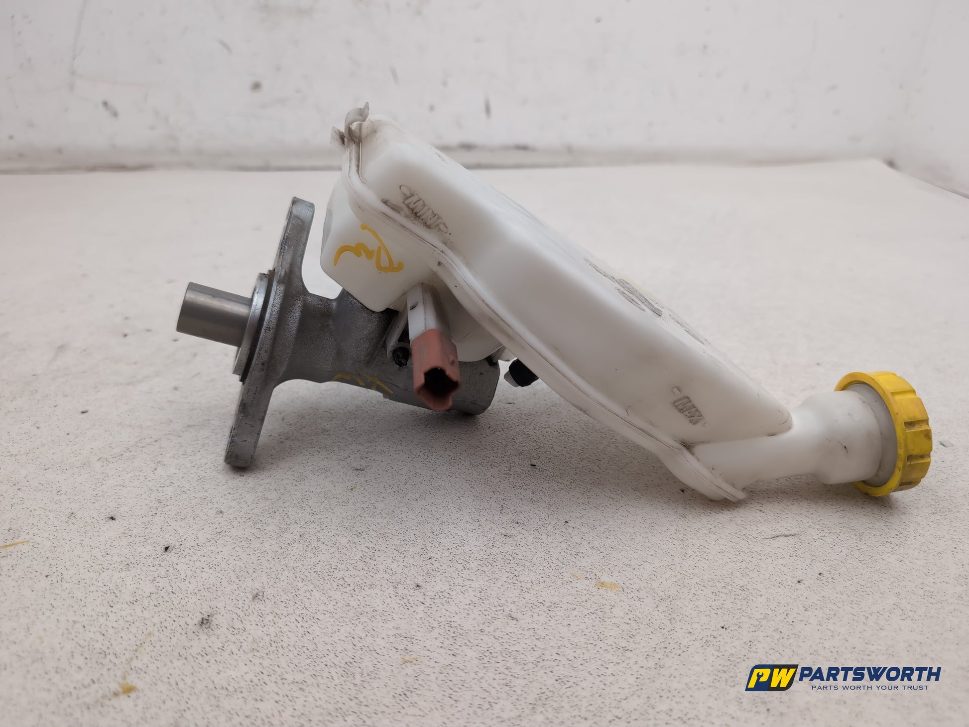 Brake Master Cylinder Assembly 5