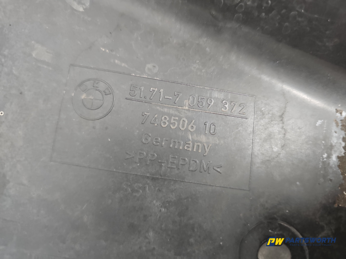 Moulding Wheel Arch Front RH 5