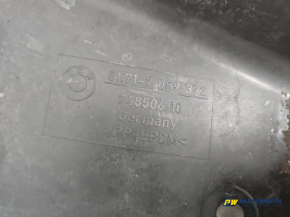 Moulding Wheel Arch Front RH 5