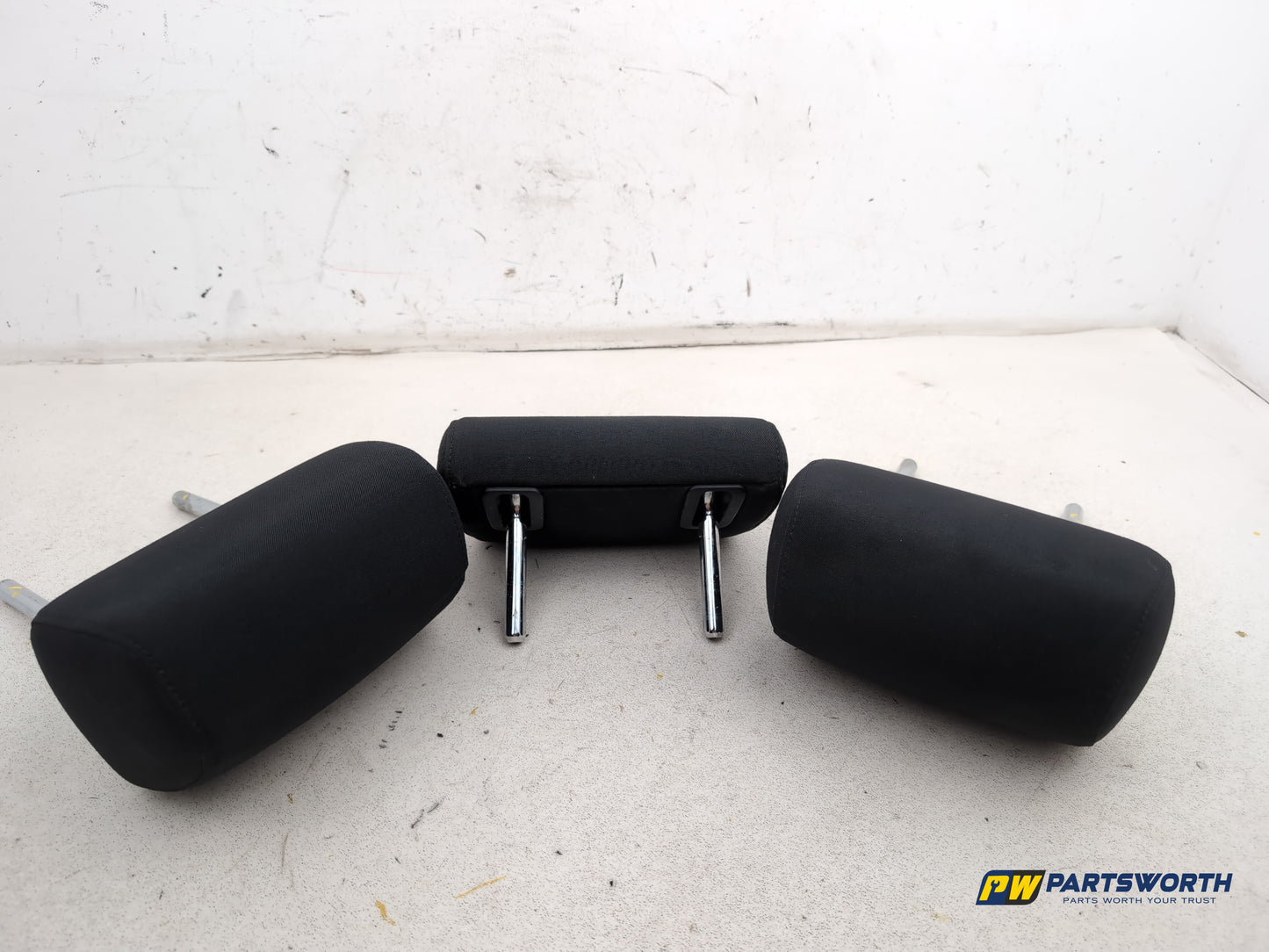 Rear Headrest 5