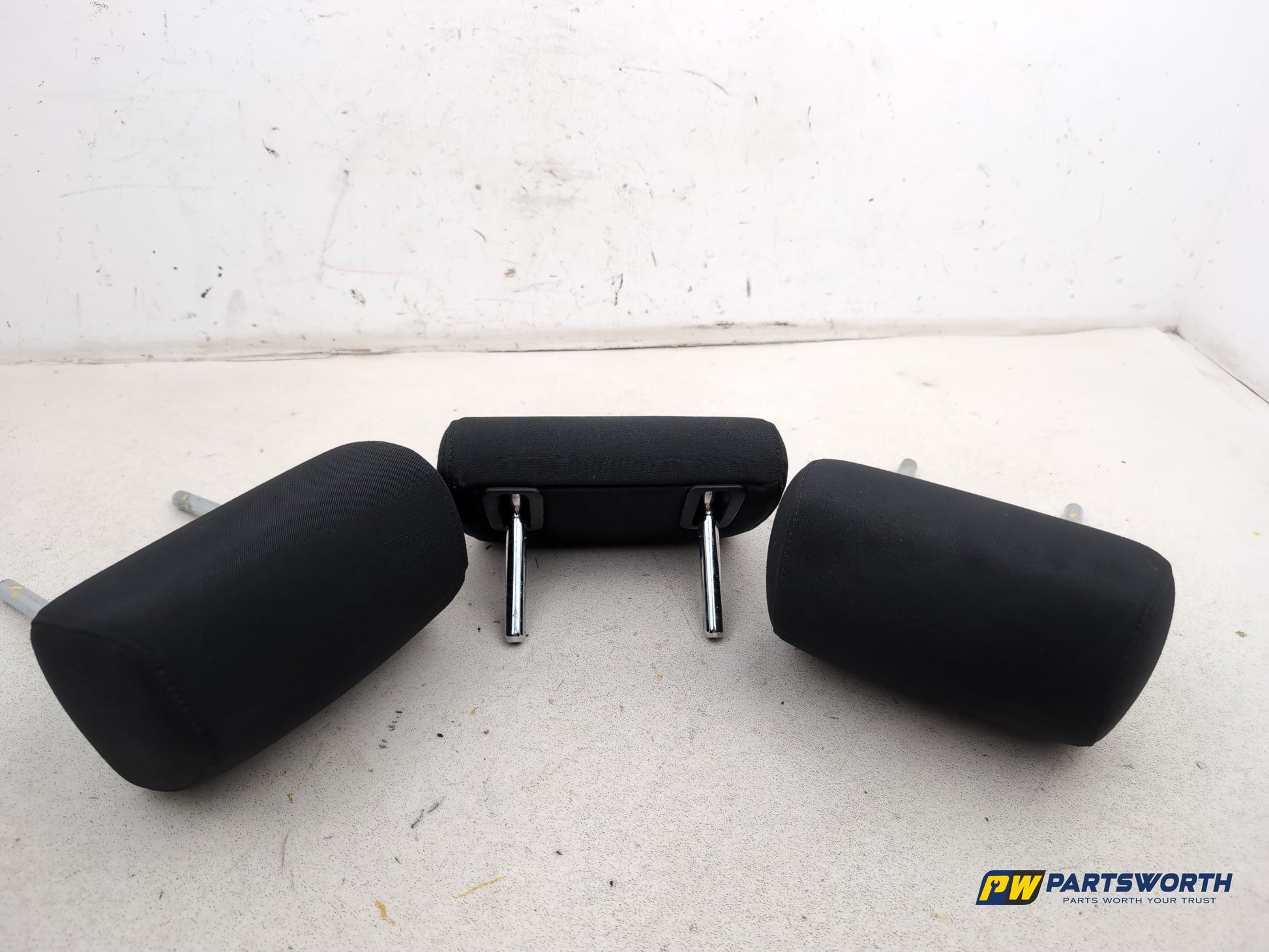 Rear Headrest 5